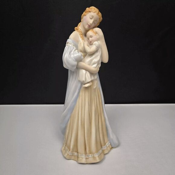 A Mother's Love by Glenis Devereaux Franklin Mint Fine Porcelain Figurine 6.75" - Picture 1 of 11